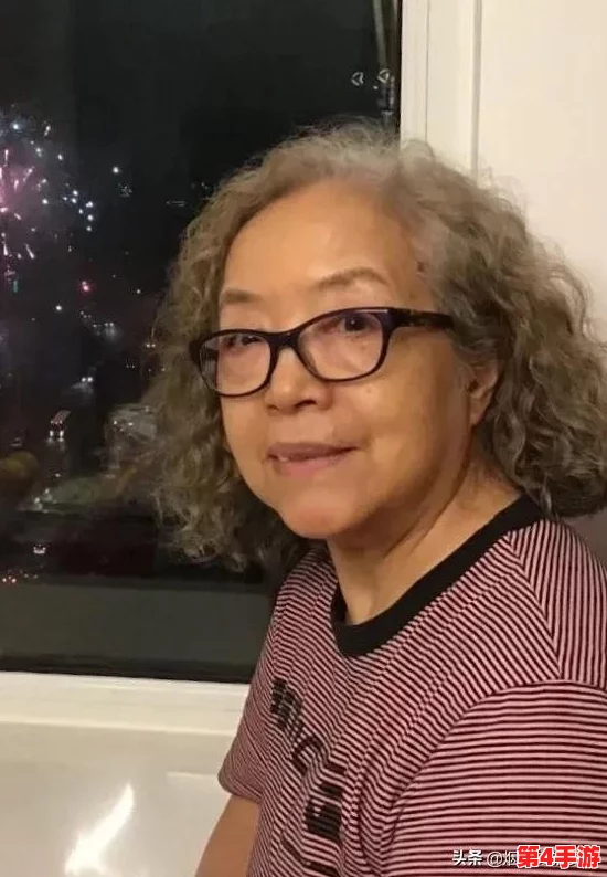 吕红今天刚进门就听见网友热议“这才是真正的生活百态，令人深思的瞬间”