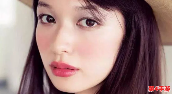 “伽罗太华正能量腮红翻白眼,让你轻松驾驭无辜表情,闪耀每一个瞬间!” “伽罗太华正能量腮红翻白眼,让你轻松驾驭无辜表情,闪耀每一个瞬间!”