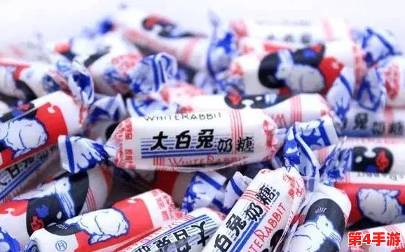 军训大白兔蹦出来了！网红热搜爆款零食，引发学生疯抢购行为