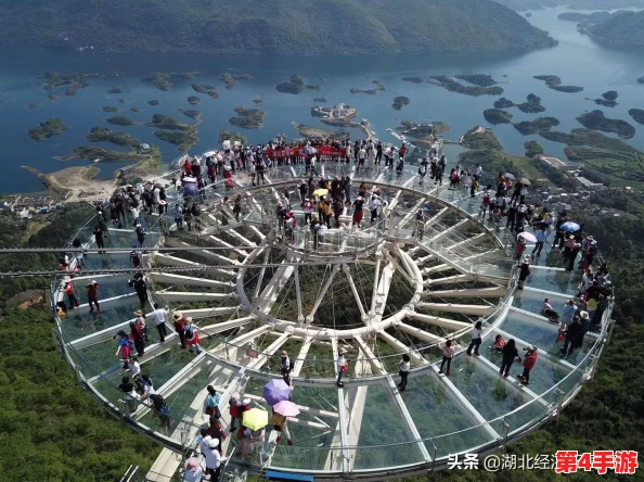 次神破解版：畅享无限资源与全新玩法，带你体验前所未有的游戏乐趣！