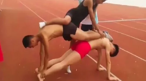 体育生被强制捆绑取精GV,用户称其情节设定新颖引人入胜,令人热血沸腾! 体育生被强制捆绑取精GV,用户称其情节设定新颖引人入胜,令人热血沸腾!