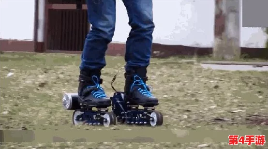 给大家科普一下男生和女生一起轮滑鞋，网友热议：原来一起玩轮滑竟然这么有趣，还有很多小技巧！