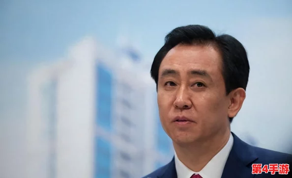 许家印玩白册册戴，网友评论：这是什么新潮流？难道是时尚界的新宠儿吗？真想看看效果如何！
