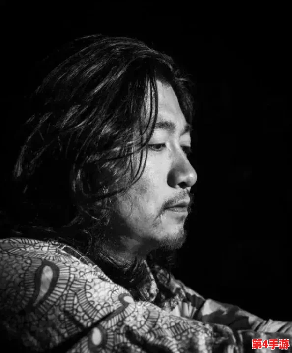 《和平精英》独家揭秘：星河浪客套装全方位获取攻略，解锁未来战士风采的秘诀！