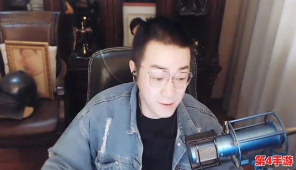货车司机老周车赵青窃窃私语，网友评论：这两人到底在聊什么？难道有秘密交易？真让人好奇！