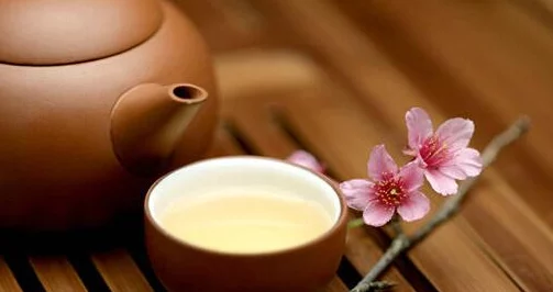 看污软件对现代社交关系的影响及心理健康探索