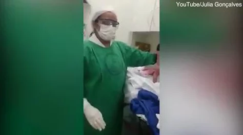 双男主尿急到不能走路知乎:网友热议这一情节的设计是否过于夸张,引发众多讨论与共鸣 双男主尿急到不能走路知乎:网友热议这一情节的设计是否过于夸张,引发众多讨论与共鸣
