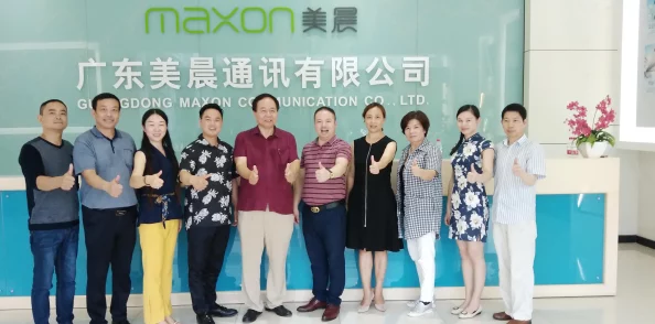被十几个工人爽了一下午，理解他们的辛勤付出与团队合作的重要性