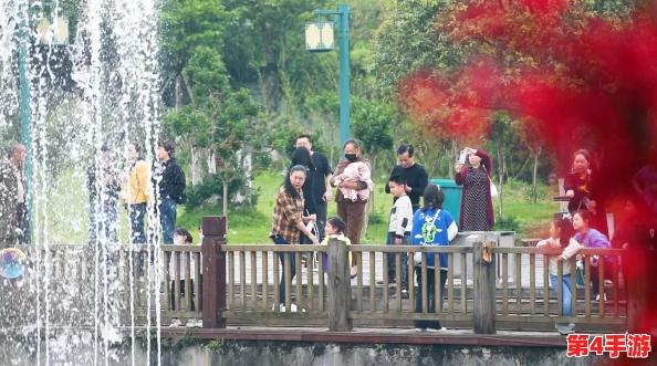 我和闺蜜在公交被八个人挤倒，满车欢声笑语成了我们的难忘经历！