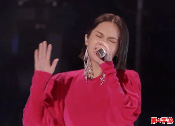 杨钰莹大战三个黑人,势均力敌,精彩纷呈,令人瞩目! 杨钰莹大战三个黑人,势均力敌,精彩纷呈,令人瞩目!