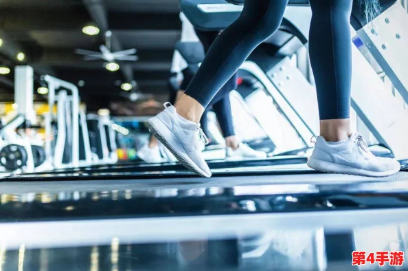 当女生迈开腿又疼又叫拔萝卜,这些动作或许与健身和运动有关 当女生迈开腿又疼又叫拔萝卜,这些动作或许与健身和运动有关