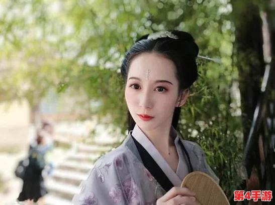 西施游龙清影去小内无爱心相，古今佳人情缘何处觅，千年传说再现新篇章