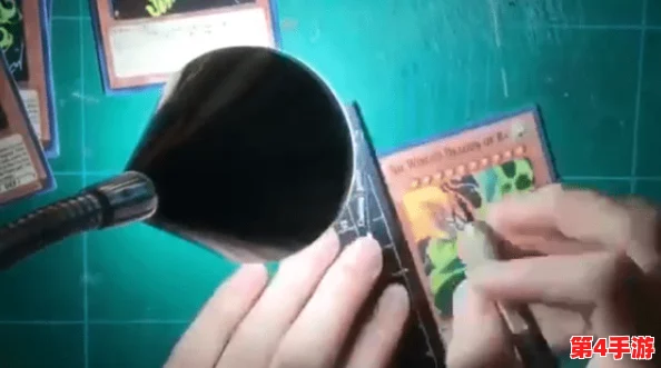 白丝流水:探讨现代艺术中的流动性与女性形象的交织,展现文化变迁下的独特视角 白丝流水:探讨现代艺术中的流动性与女性形象的交织,展现文化变迁下的独特视角