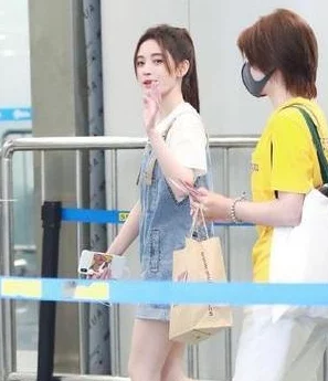 鞠婧祎你的奶好大摸起来好,引发网友热议,粉丝纷纷留言表达惊讶与支持 鞠婧祎你的奶好大摸起来好,引发网友热议,粉丝纷纷留言表达惊讶与支持