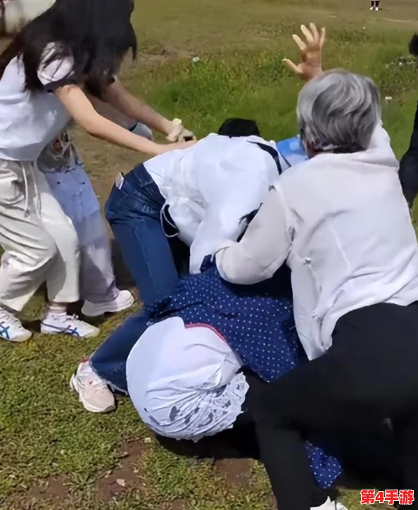 “网友热评：这部‘Free性满足HD老太婆’让人意外惊喜，颠覆了对老年人的刻板印象！”