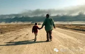 从小被爹娘用特殊药物养大,揭示不为人知的成长秘密与命运转折 从小被爹娘用特殊药物养大,揭示不为人知的成长秘密与命运转折