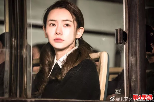 白洁,孙倩：两位女性在职场与生活中的奋斗历程，展现了当代女性的坚韧与智慧
