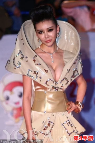 妲己爆乳一丝丝不挂的文化影响与现代女性形象塑造