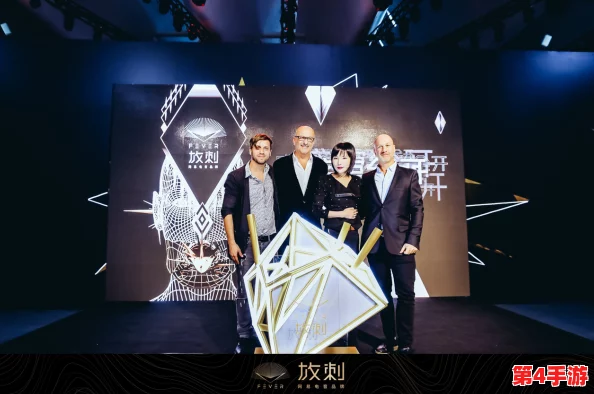 在KTV拨开内裤进入，感受音乐与激情的完美交融，释放自我，享受无尽乐趣的夜晚体验
