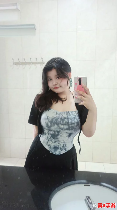 日本白嫩少妇BBw撒尿的现象引发了人们对社会文化和性别观念的深思与讨论，值得关注