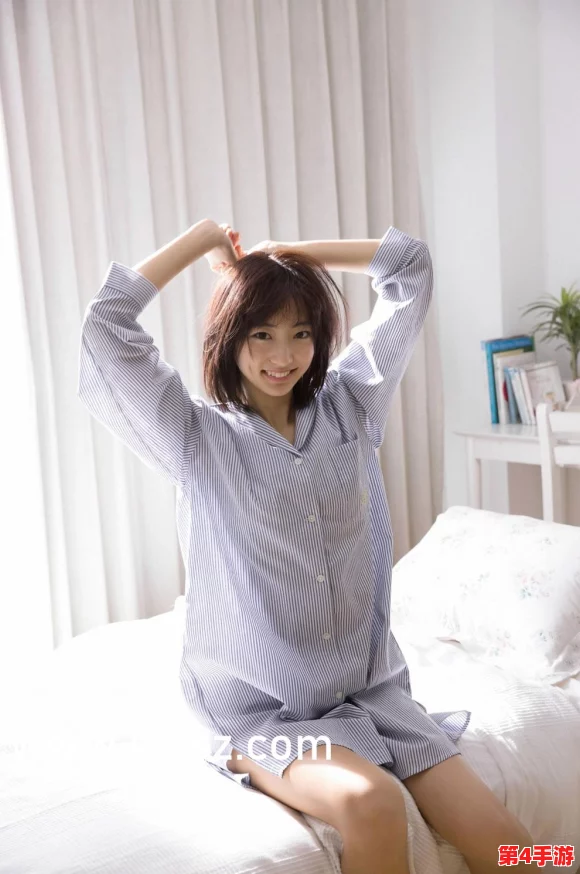 少妇搡BBBB搡BBB搡AA，现场目击者称气氛紧张，引发众人围观并讨论事件背后的原因与影响