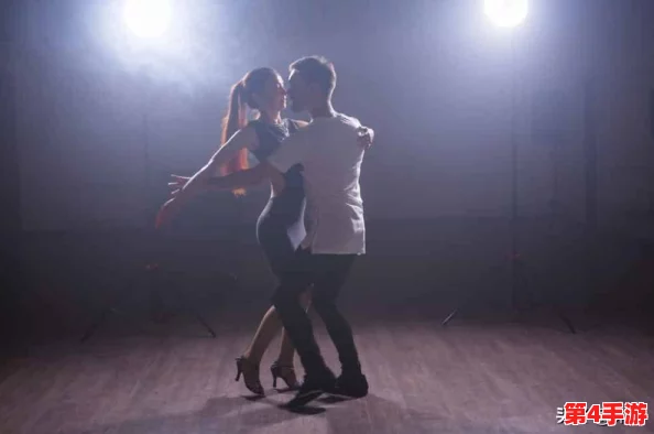 老少交玩tube少配搡bbb：新一轮互动活动引发热议，参与者年龄层次更加多样化