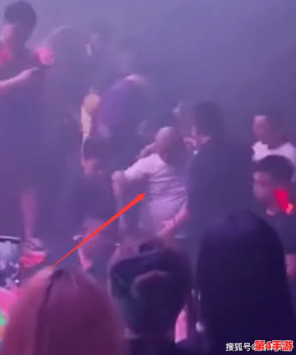 拔萝卜双人小游戏:网红明星与知名主持人现场PK,背后原因曝光! 拔萝卜双人小游戏:网红明星与知名主持人现场PK,背后原因曝光!