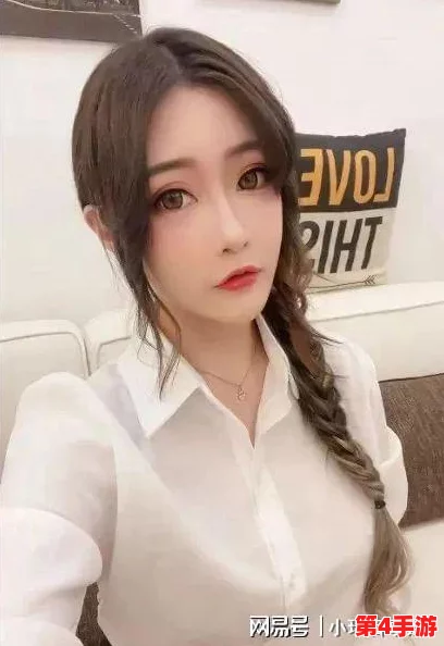 沈娜娜和夏晴子的合作有哪些？从音乐到影视，盘点她们的精彩合作与成就分析