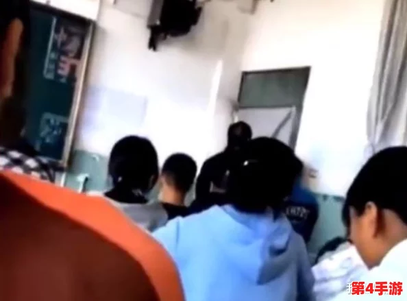 扒开老师 狂揉！校园内部曝光，学生目睹惊人一幕，引发热议和质疑