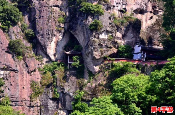 清风阁就爱干：探讨这座古老建筑背后的历史文化与其在现代社会中的独特魅力与价值